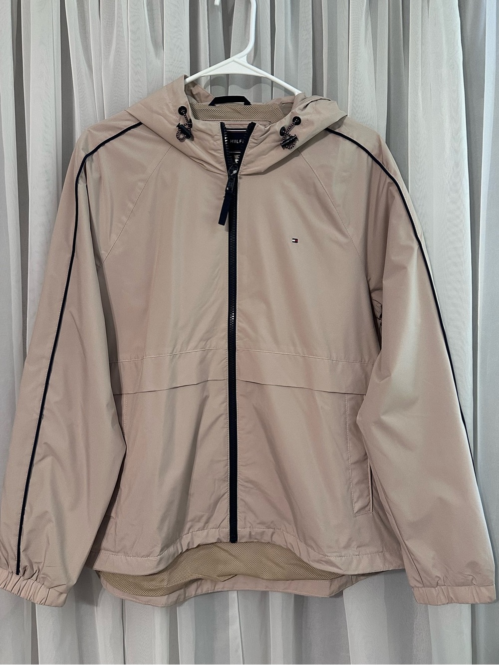 Tommy Hilfiger tan khaki Hooded Windbreaker Jacket with Navy Trim Size M